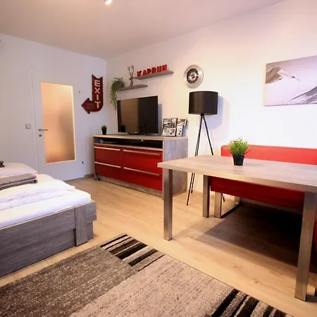 Retro Apartment Kaprun Buitenkant foto